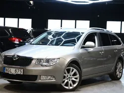Ljusbrun (brun) Begagnad 2013 Skoda Superb Ambition Kombi | 109 900 kr (Lite dyr)