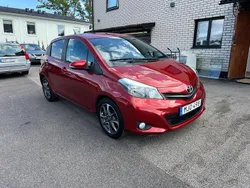 Röd Begagnad 2014 Toyota Yaris Edition Halvkombi | 99 900 kr (Marknadspris)
