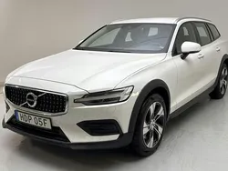 Vit Begagnad 2022 Volvo V60 CC Kombi | 249 000 kr (Bra pris)