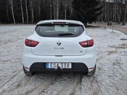 Vit Begagnad 2017 Renault Clio IV Zen Halvkombi | 86 000 kr (Bra pris)