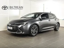 Mörkgrå Begagnad 2024 Toyota Corolla Style Halvkombi | 298 900 kr (Lite dyr)