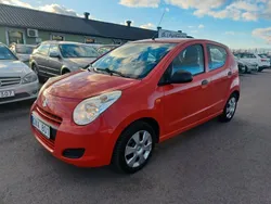 Röd Begagnad 2011 Suzuki Alto Halvkombi | 37 900 kr (Marknadspris)