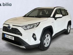 Vit Begagnad 2020 Toyota RAV4 Hybrid Active SUV | 314 900 kr (Marknadspris)