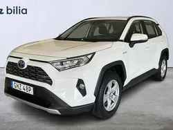 Vit Begagnad 2020 Toyota RAV4 Hybrid Active SUV | 344 900 kr (Marknadspris)