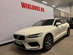 Vit Begagnad 2019 Volvo V60 Momentum Kombi | 219 900 kr (Marknadspris)