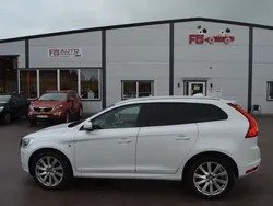 Vit Begagnad 2015 Volvo XC60 Momentum SUV | 139 900 kr (Marknadspris)