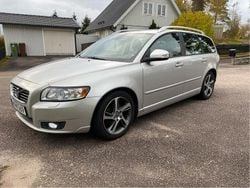 Grå Begagnad 2012 Volvo V50 Momentum Kombi | 95 000 kr (Lite dyr)