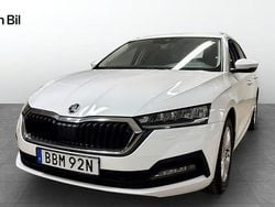 Vit Begagnad 2022 Skoda Octavia Kombi | 219 900 kr (Bra pris)