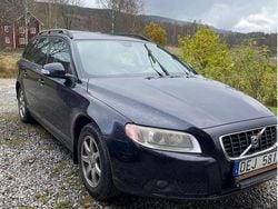 Blå Begagnad 2009 Volvo V70 Momentum Kombi | 47 000 kr (Marknadspris)