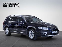 Mörkblå (blå) Begagnad 2016 Volvo XC70 Momentum SUV | 209 795 kr (Marknadspris)