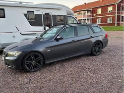 Grå Begagnad 2008 BMW 325 Advantage Kombi | 55 000 kr (Marknadspris)