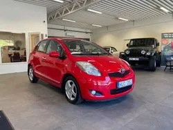 Röd Begagnad 2010 Toyota Yaris Halvkombi | 49 900 kr (Marknadspris)