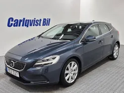 Blå metallic Begagnad 2017 Volvo V40 Inscription Kombi | 205 000 kr (Marknadspris)