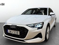 Vit Begagnad 2024 Audi A3 Sportback Advanced Halvkombi | 304 000 kr (Marknadspris)