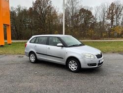 Grå Begagnad 2009 Skoda Fabia Ambiente Kombi | 39 800 kr (Marknadspris)