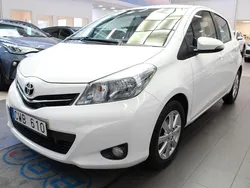Vit Begagnad 2012 Toyota Yaris Halvkombi | 89 900 kr (Dyr)