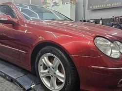Röd Begagnad 2003 Mercedes CLK240 Avantgarde Sportkupé | 60 000 kr (Marknadspris)