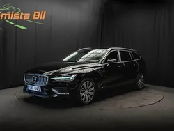 Svart Begagnad 2022 Volvo V60 Kombi | 314 900 kr (Marknadspris)
