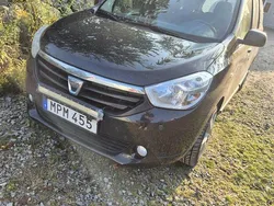 Svart Begagnad 2015 Dacia Lodgy Minibuss | 35 000 kr (Superpris)