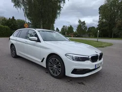 Vit Begagnad 2019 BMW 520 Sport Line Kombi | 204 500 kr (Bra pris)