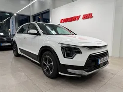 Vit Begagnad 2022 Kia Niro SUV | 239 900 kr (Bra pris)
