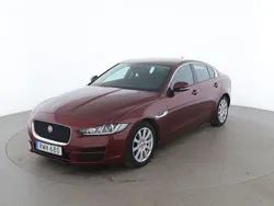 Röd Begagnad 2016 Jaguar XE Sedan | 187 000 kr (Dyr)