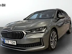 Grå (graphite grey metallic) Begagnad 2024 Skoda Superb LAURIN & KLEMENT Kombi | 494 900 kr