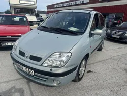 Ljusgrå (gråmetallic) Begagnad 2000 Renault Scénic Minibuss | 29 853 kr