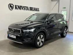 Svart Begagnad 2022 Volvo XC40 Inscription SUV | 344 600 kr (Marknadspris)