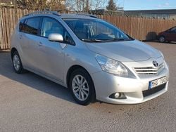 Silver Begagnad 2011 Toyota Verso Multidrive S Minibuss | 89 900 kr (Lite dyr)
