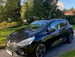 Svart Begagnad 2017 Renault Clio IV Intens Halvkombi | 68 000 kr (Bra pris)