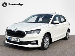 Vit (candy white) Ny 2025 Skoda Fabia Selection Halvkombi | 262 400 kr (Marknadspris)