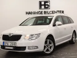 Vit Begagnad 2011 Skoda Superb Elegance Kombi | 59 900 kr (Marknadspris)