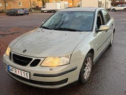 Gul Begagnad 2005 Saab 9-3 Linear Sedan | 23 500 kr (Bra pris)