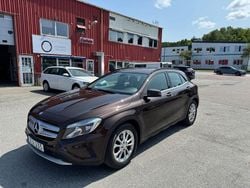 Brun Begagnad 2014 Mercedes GLA200 Style SUV | 164 900 kr (Marknadspris)