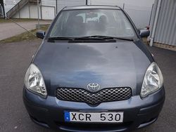 Blå Begagnad 2005 Toyota Yaris Halvkombi | 16 900 kr (Marknadspris)