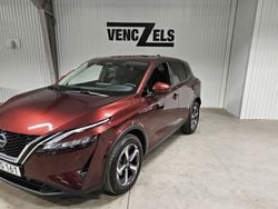 Mörkröd Begagnad 2023 Nissan Qashqai SUV | 289 000 kr (Marknadspris)