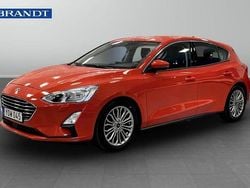 Röd Begagnad 2019 Ford Focus Titanium Halvkombi | 139 900 kr (Marknadspris)