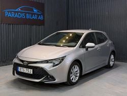 Silver Begagnad 2023 Toyota Corolla Hybrid Active Halvkombi | 209 900 kr (Bra pris)