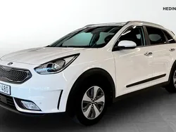Vit (white) Begagnad 2018 Kia Niro 2 SUV | 189 900 kr (Marknadspris)