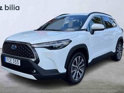 Vit Begagnad 2023 Toyota Corolla Cross SUV | 344 900 kr (Marknadspris)