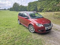Röd Begagnad 2010 VW Touran Highline Minibuss | 39 000 kr (Marknadspris)