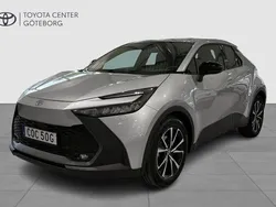 Silver Begagnad 2024 Toyota C-HR Style SUV | 349 900 kr (Marknadspris)