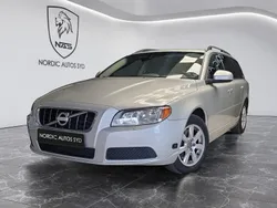 Ljusgrå Begagnad 2011 Volvo V70 Kinetic Kombi | 99 900 kr (Marknadspris)