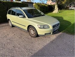 Grön Begagnad 2007 Volvo V50 Kinetic Kombi | 13 500 kr