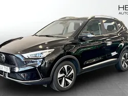 Svart (black) Begagnad 2022 MG ZS Luxury Sedan | 249 900 kr (Bra pris)