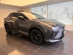 Grå Begagnad 2023 Lexus RZ 450e Executive Line SUV | 549 000 kr