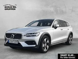 Silver Begagnad 2021 Volvo V60 CC Kombi | 339 000 kr (Marknadspris)