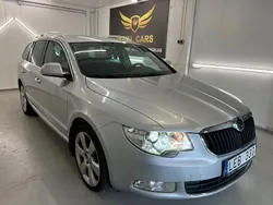 Silver Begagnad 2011 Skoda Superb Elegance Kombi | 69 990 kr (Marknadspris)