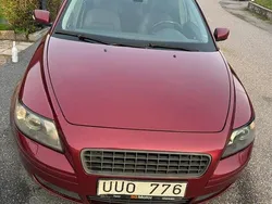 Röd Begagnad 2004 Volvo S40 Sedan | 35 000 kr (Marknadspris)